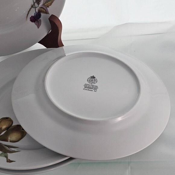 4 Royal Worcester Evesham Dessert Salad Plates 8" fruits & vegetables vtg flaw - Picture 8 of 12